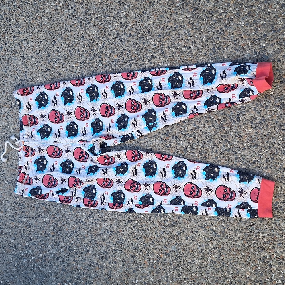 Creepy Co. Presents Beistle Halloween Spooky Skull Cat & Spiderweb Print Pajamas - Picture 8 of 15